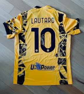 Maglietta Lautaro Martinez autografata